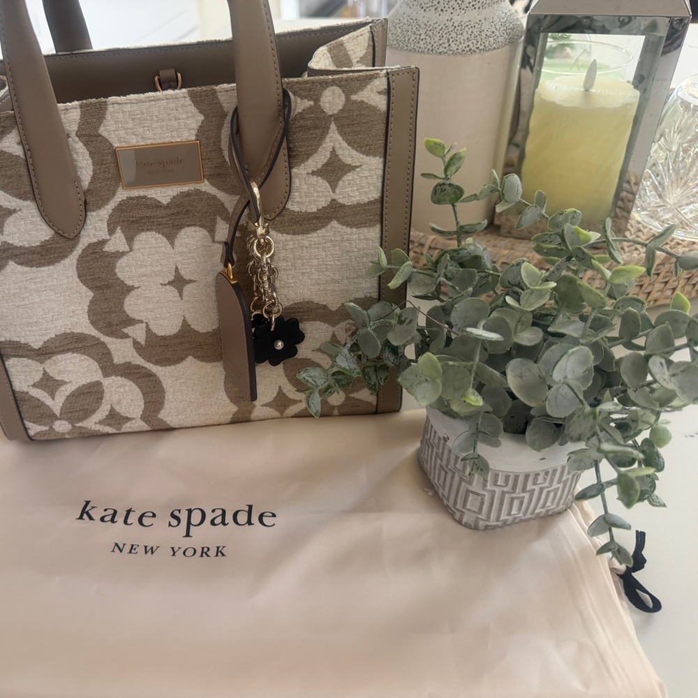 Kate Spade Beige and White Women's Bag